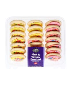 Galletas de azúcar glaseadas rosas y amarillas First Street